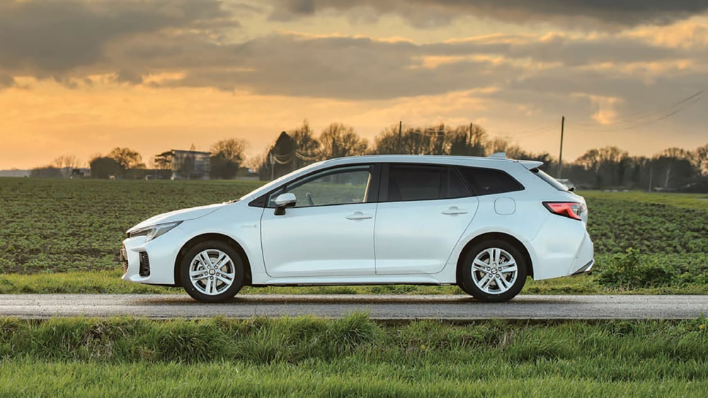 换标卡罗拉旅行版,2023款铃木swace大量实拍图发布