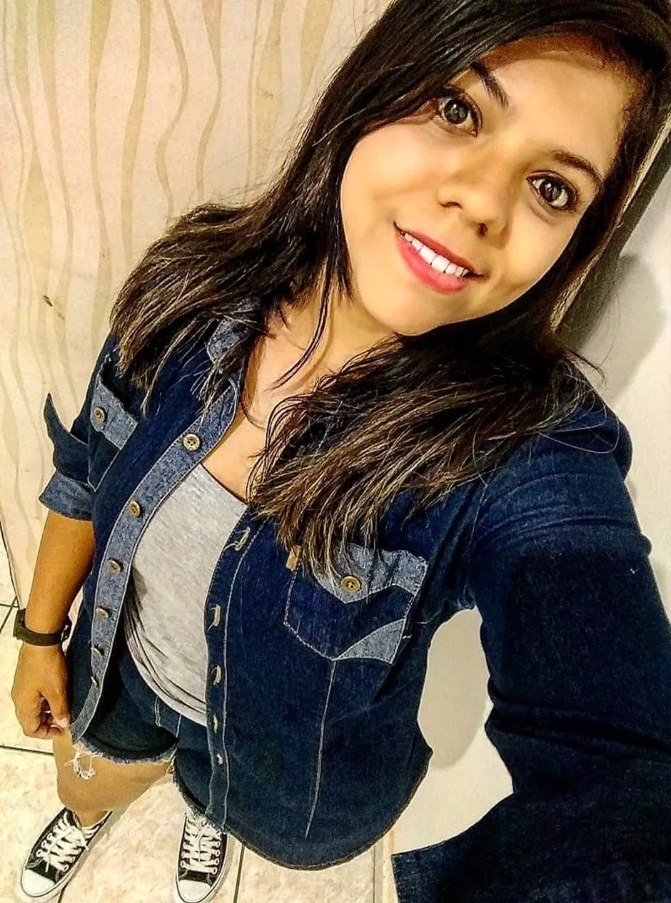 30岁巴西女演员骑车时被撞殒命，牵出丑闻，开车的前法官腿上坐着裸女-腾讯新闻