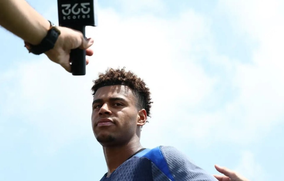 杜埃：队内有许多球员都值得获得金球奖，登贝莱就是其中之一