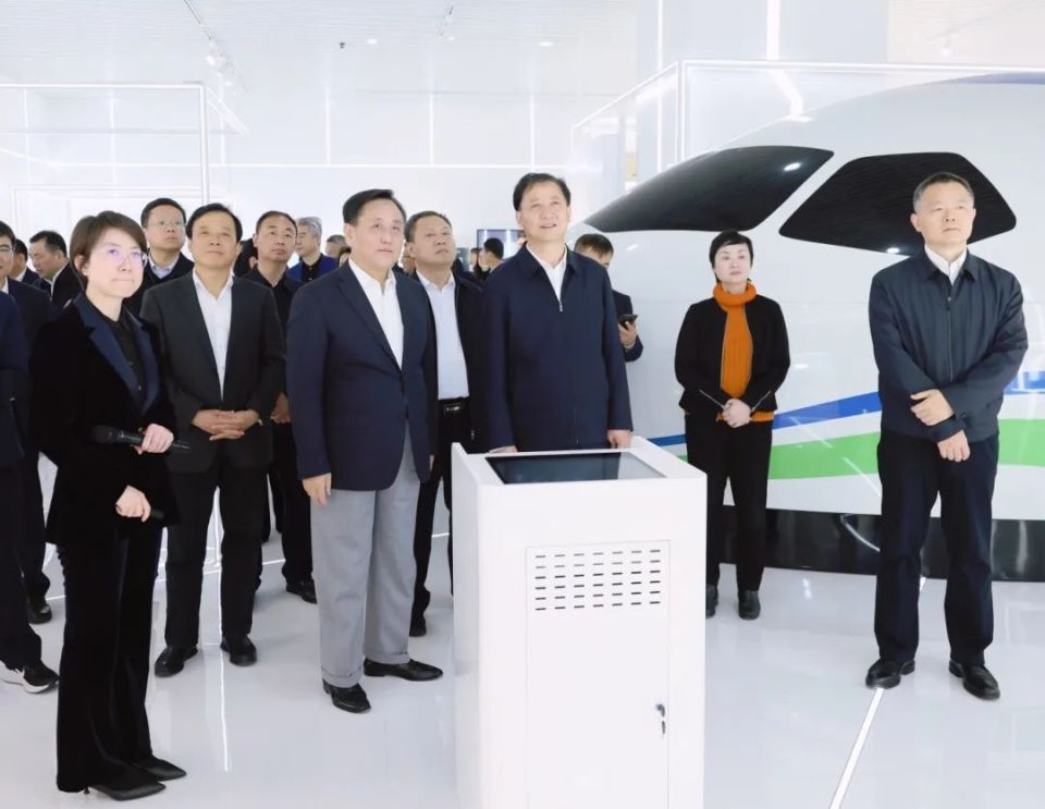 蚌埠市党政代表团来松江考察长三角g60科创走廊,程向民王靖会见黄晓武