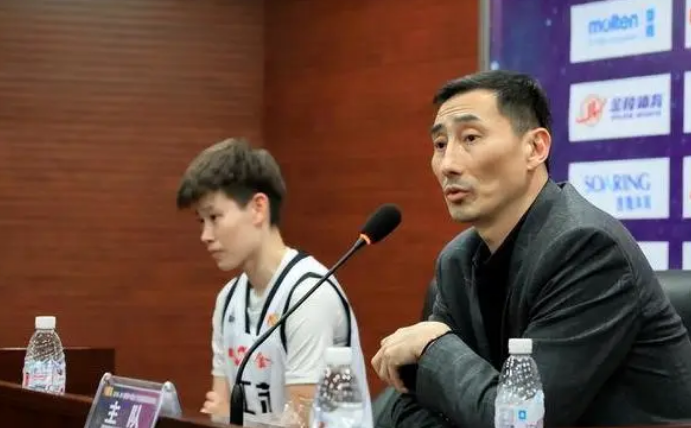 江苏肯帝亚官方：丁铁指导逝世享年52岁 深表哀悼一路走好_腾讯新闻