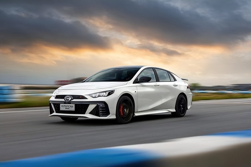 广汽传祺影豹20t车型官图发布预计售价20万元内