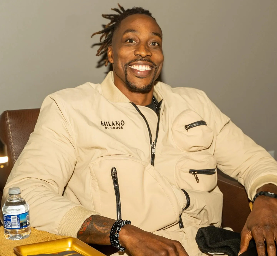 德怀特霍华德发文问球迷选择拿20万美元还是和他共进晚餐