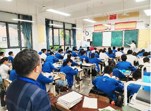 四川省成都市新都一中 :督学来护航 聚力战六月