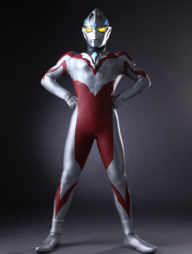 亚刻奥特曼造型遭遇粉丝调侃颜值太低金甲战士融合了镜子超人