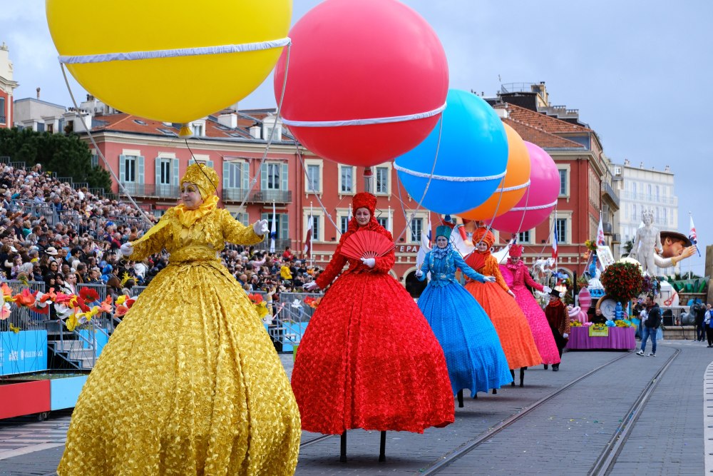 2024法国尼斯狂欢节精彩上演_腾讯新闻