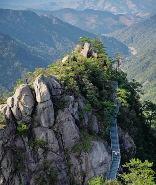 上大明山被强制买车票?景区:徒步有风险,需花25元乘景交车上山