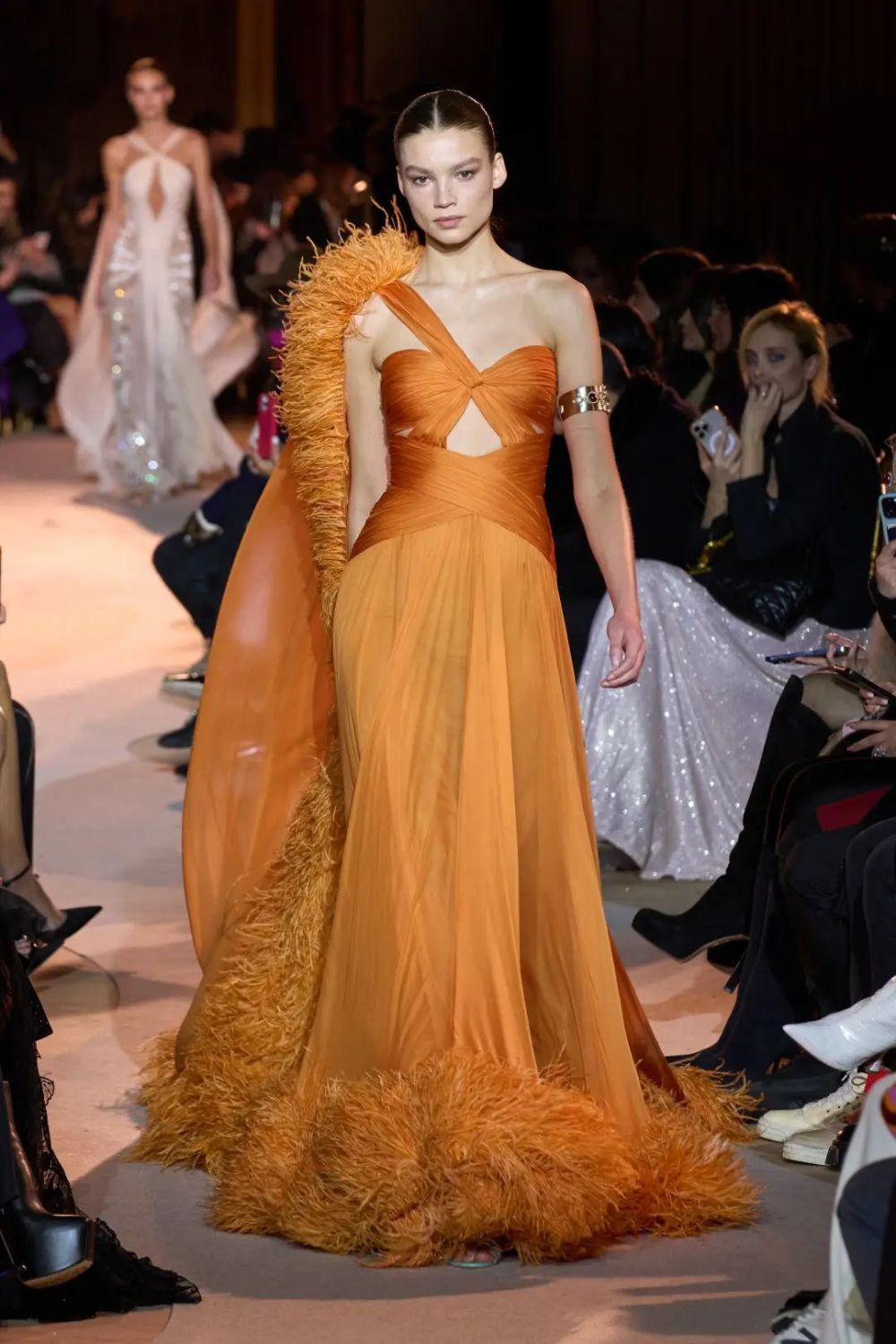 50套摄人心魄的绝美礼服|2023春季高定系列款～_腾讯新闻