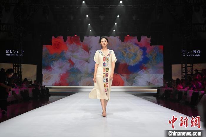 2024中国流花国际服装节广州开幕_腾讯新闻