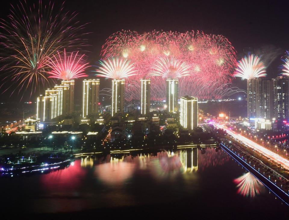 满城烟花等你来第十五届中国浏阳国际花炮文化节开幕