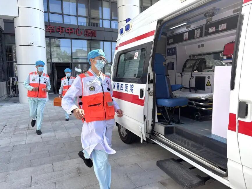 超熟五十路无料动画突然上线引发全网热议，网友纷纷留言讨论剧情走向，平台流量瞬间飙升突破新高，业界人士分析背后原因何在