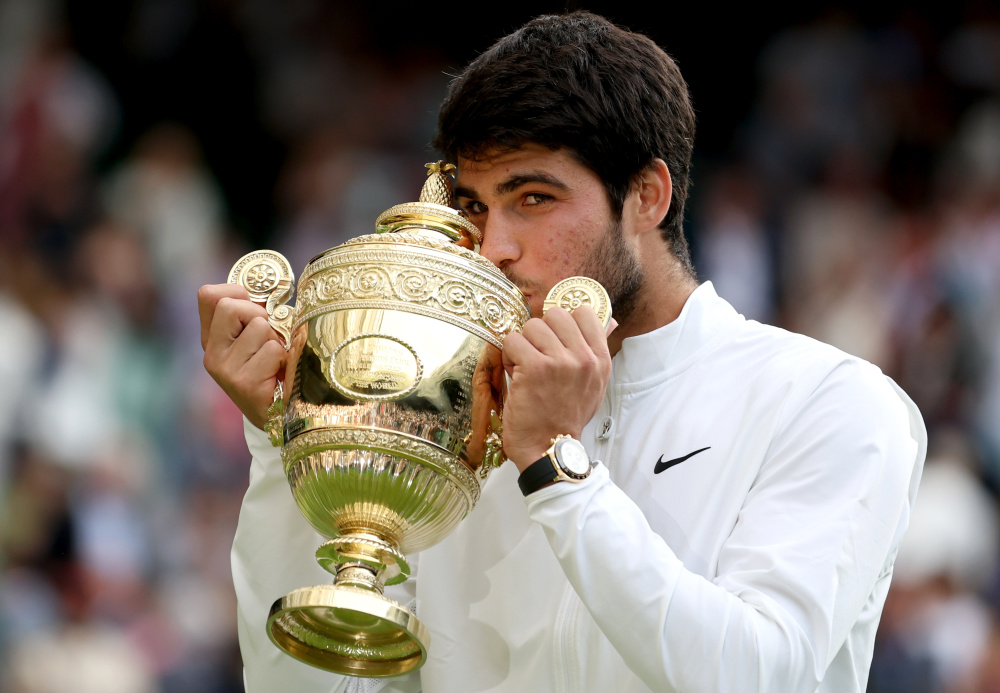 (体育)网球——温网:阿尔卡拉斯夺得男单冠军-腾讯新闻