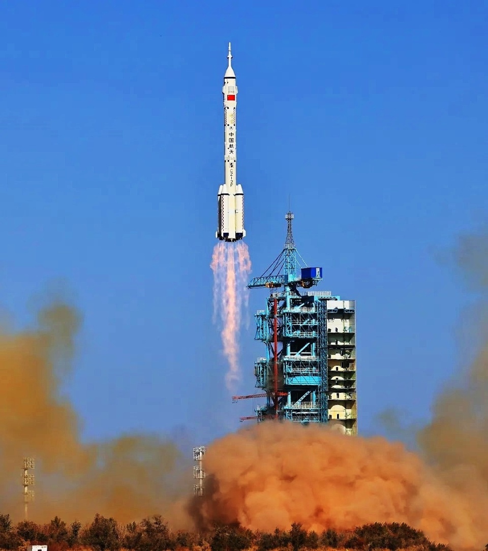 号"载人飞船由"长征二号f"遥十七运载火箭从酒泉卫星发射中心发射升空