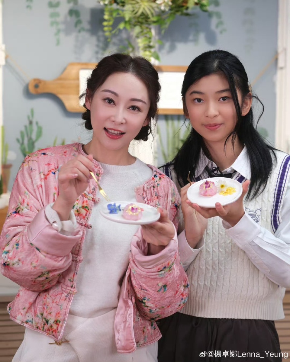 TVB实力女星忆与继父点滴！自曝失去才后悔，与视后妹妹感情深_腾讯新闻