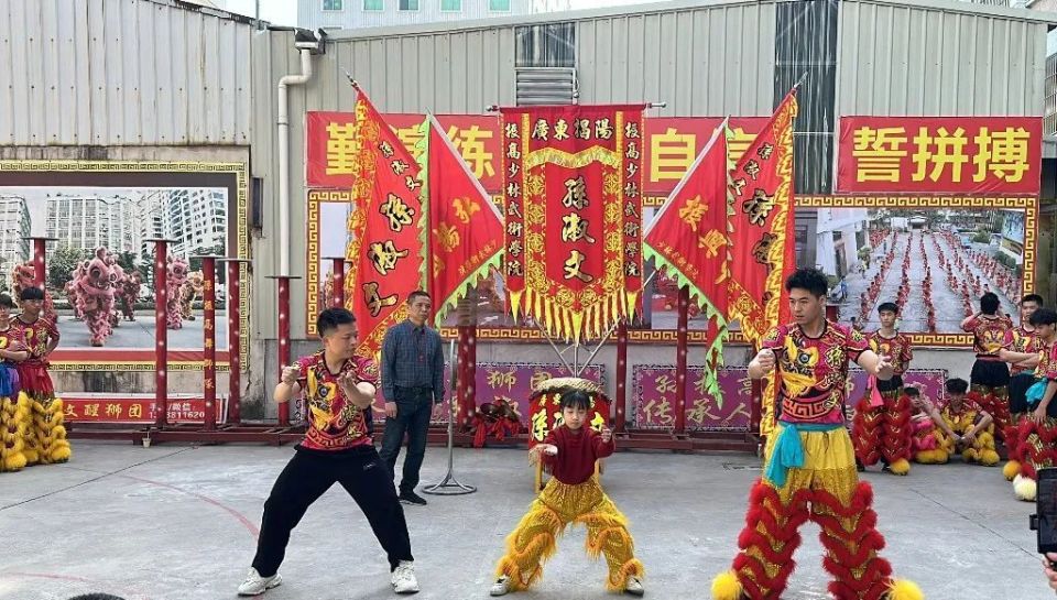 揭阳舞狮小女孩走红后续来了！_腾讯新闻