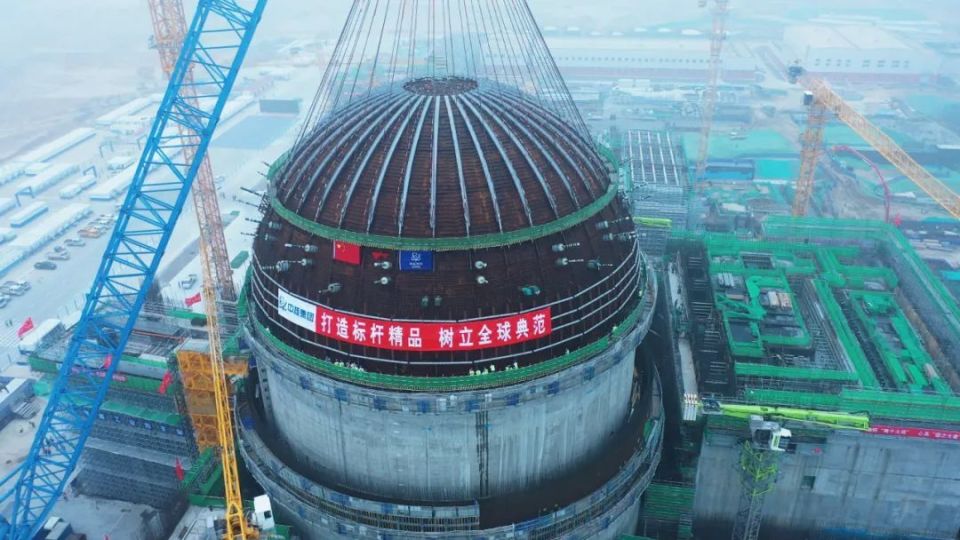 标杆工程新起点中核集团徐大堡核电项目3号机组穹顶吊装就位