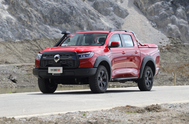 红旗hs7成功完成了国内首次车辆腐蚀对碰挑战;第11代奔驰长轴距e级车