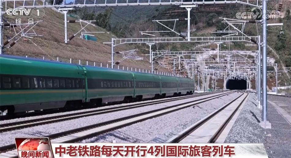 此外,哈尔滨铁路部门也加大运力投放,针对出境游旅客增多,假日期间