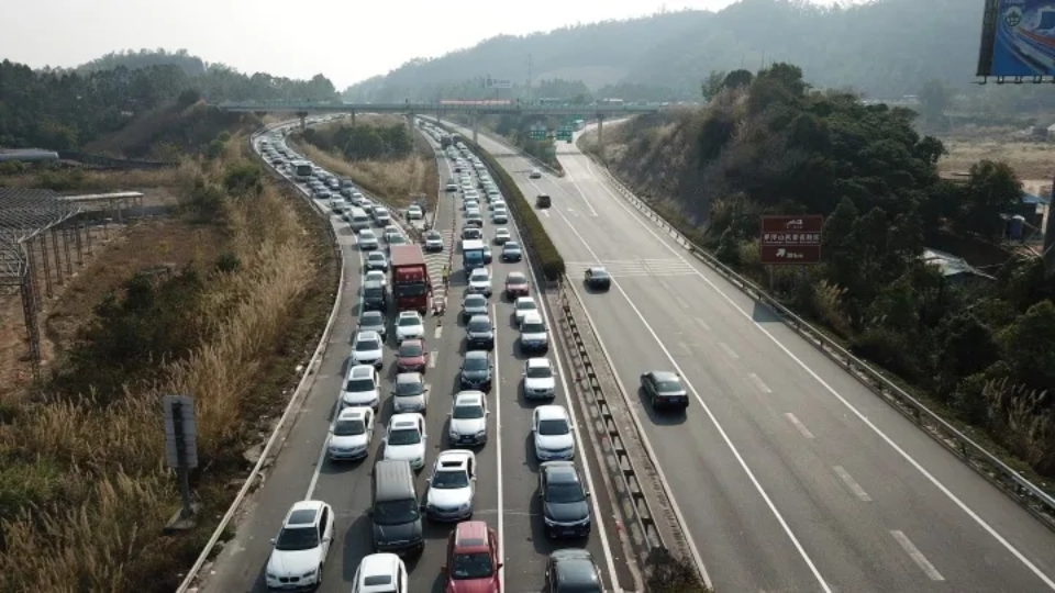 棒棒嗒,长深高速扩容工程和惠段进行顺利,打通粤赣交通瓶颈-腾讯新闻