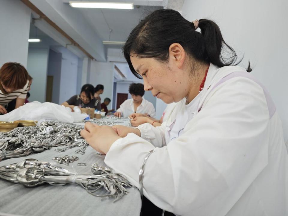 肥城:400余名宝妈开启自由"上岗"