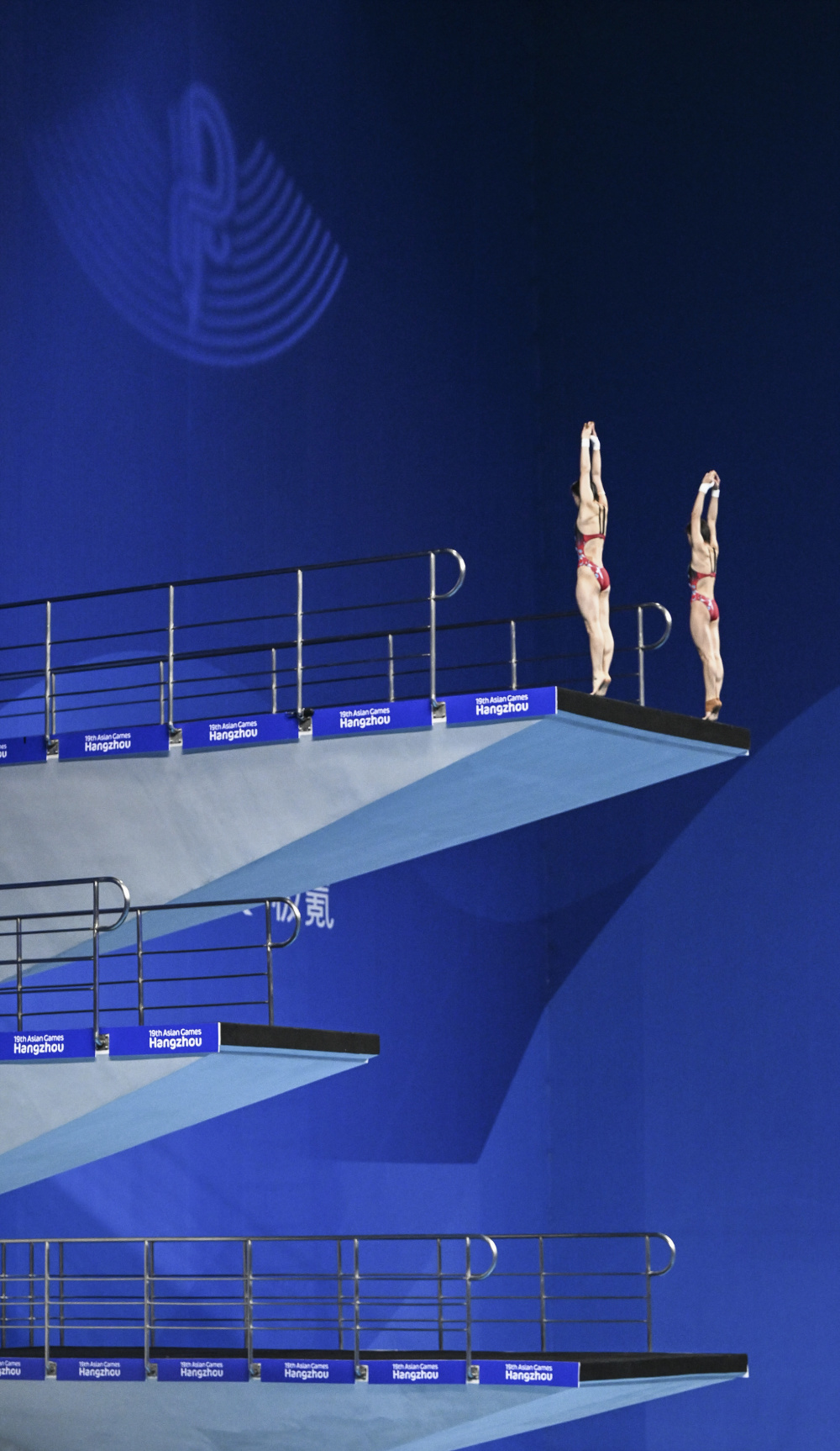 奥运女子10米跳台决赛图片