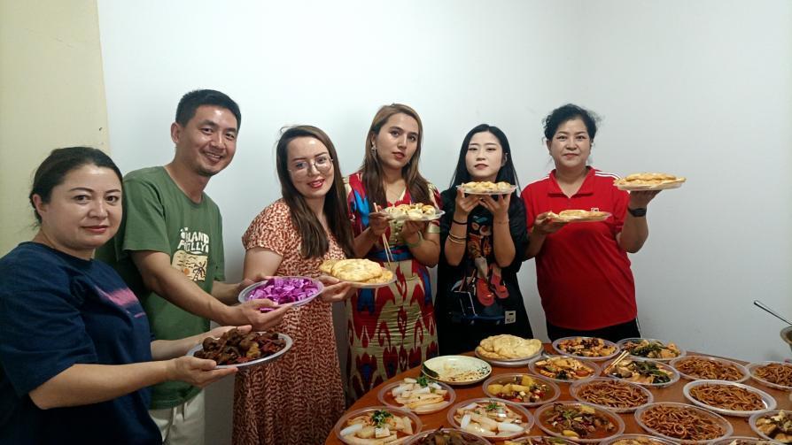 乌市沙区:浓情百家宴 畅叙邻里情