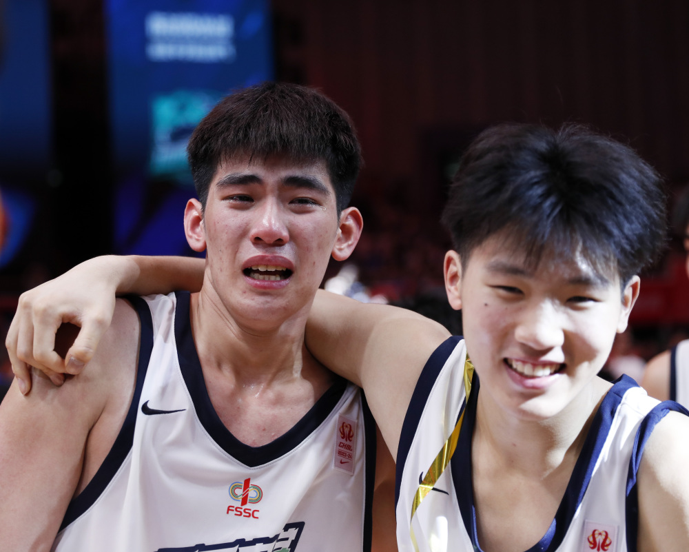 篮球——耐高联赛:湖南地质中学获男子组总冠军(2)