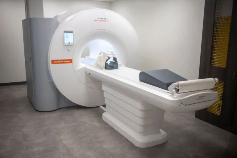 西门子医疗+牙科老大，全球首台牙科MRI来了_腾讯新闻