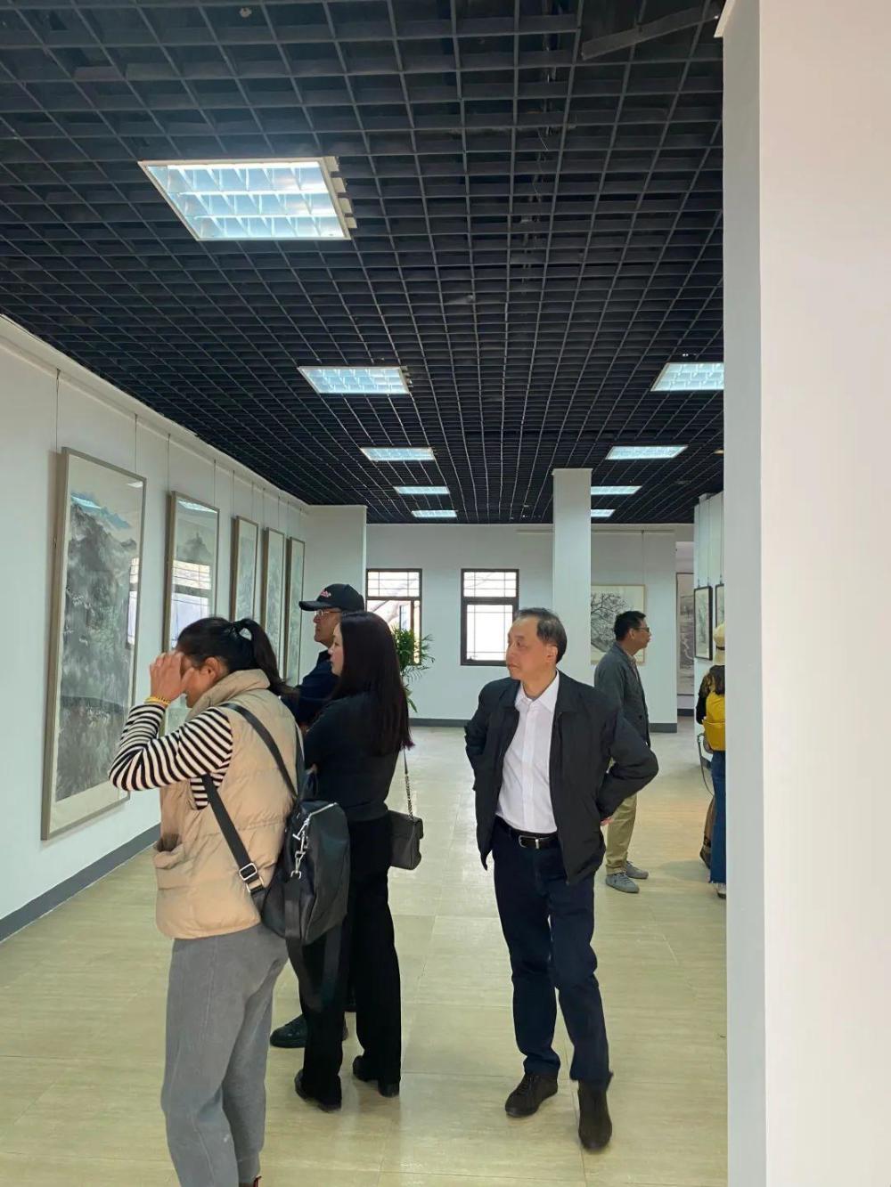 书画南北方三人行一一顾青蛟许惠南蒋循中国画作品展现场图片报道