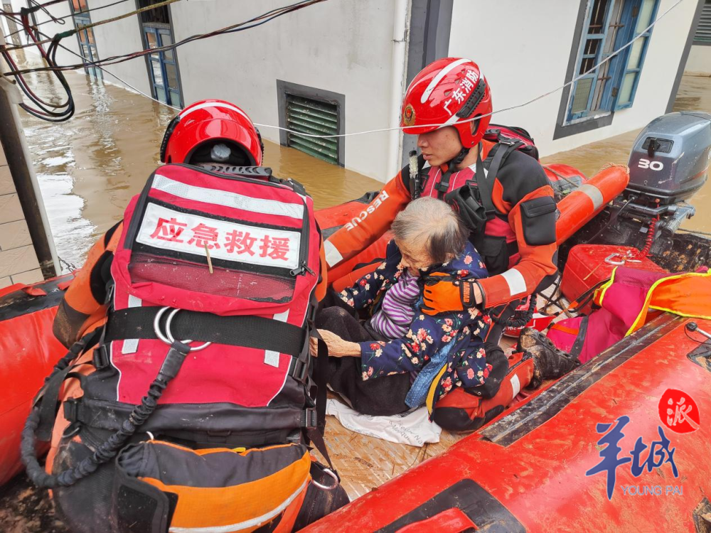 有我们在!"直击广东消防逆行救援瞬间