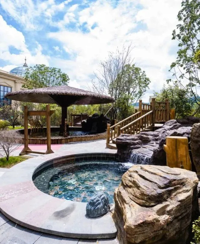 雨04雨04雨04雨04雨!听说,下雨天和泡温泉更配哦