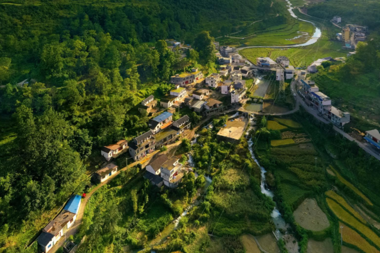 乡游黔中 | 册亨县坛坪村:村中有画,画中有村,乡村如画皆成景