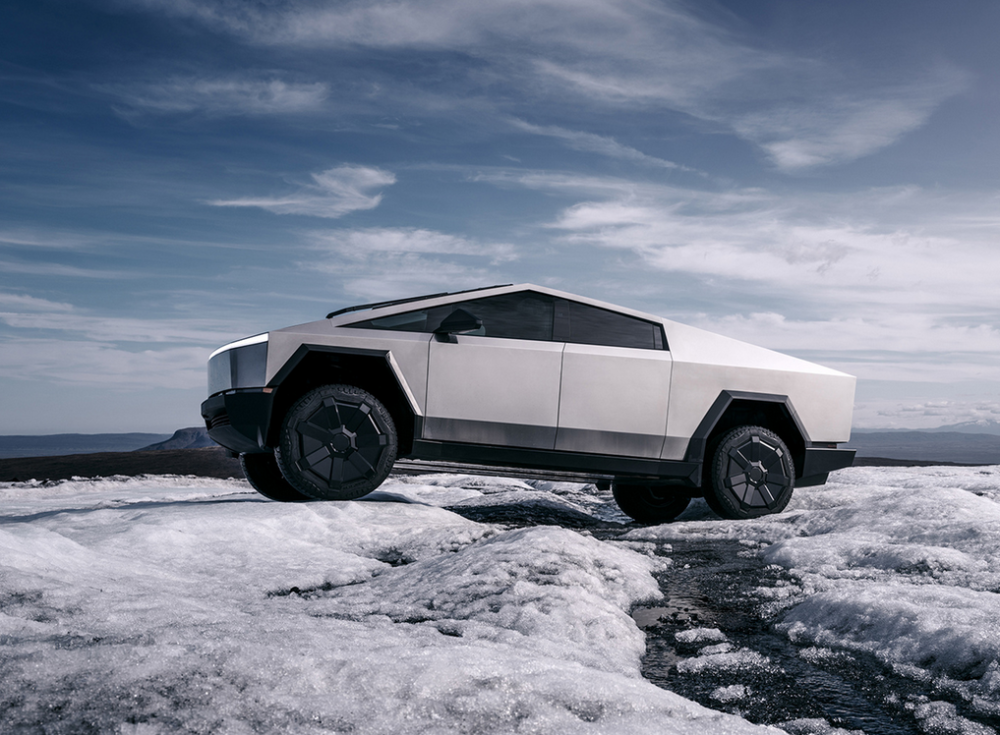 车已到港特斯拉cybertruck皮卡月底巡展马斯克认为很难合法上路