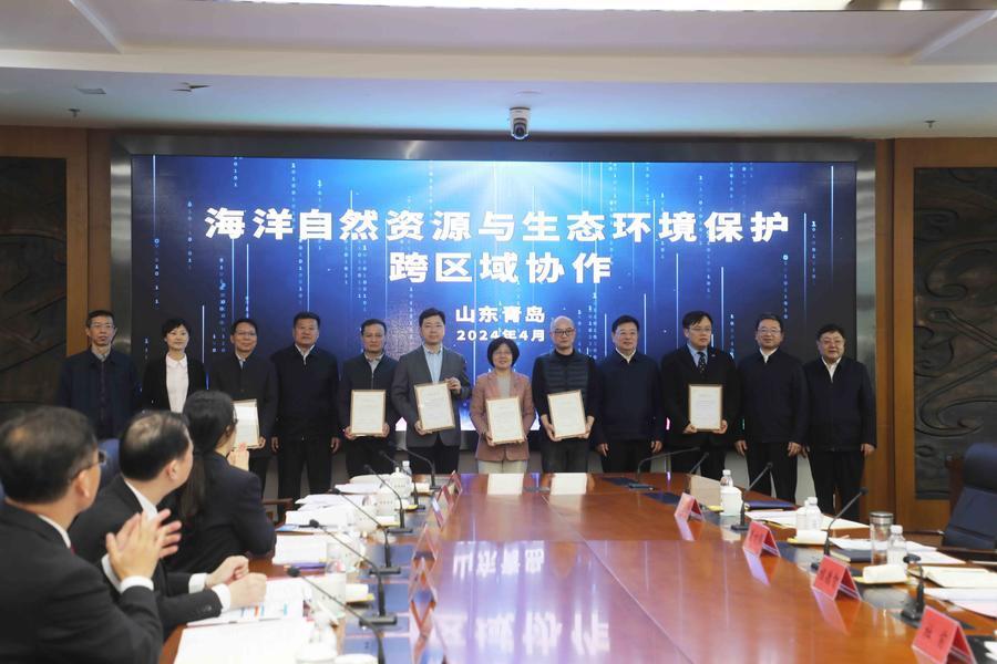 出席会议并代表市委致辞,青岛市检察院党组书记,检察长段连才主持活动