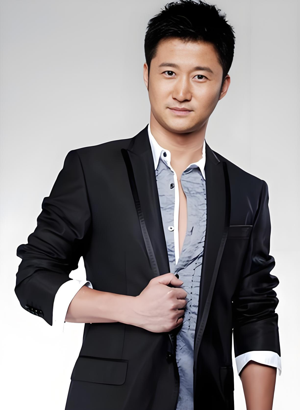 ​​紧急避险,三方与其切割,那尔那茜塌房在即,乌尔善和吴京亏损