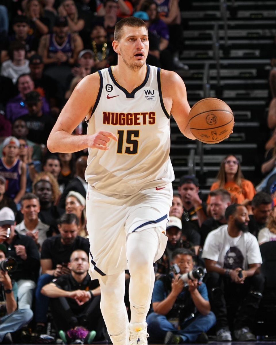 约基奇霸气回应:太阳老板先碰到我的 作为球迷干扰比赛应该被驱逐