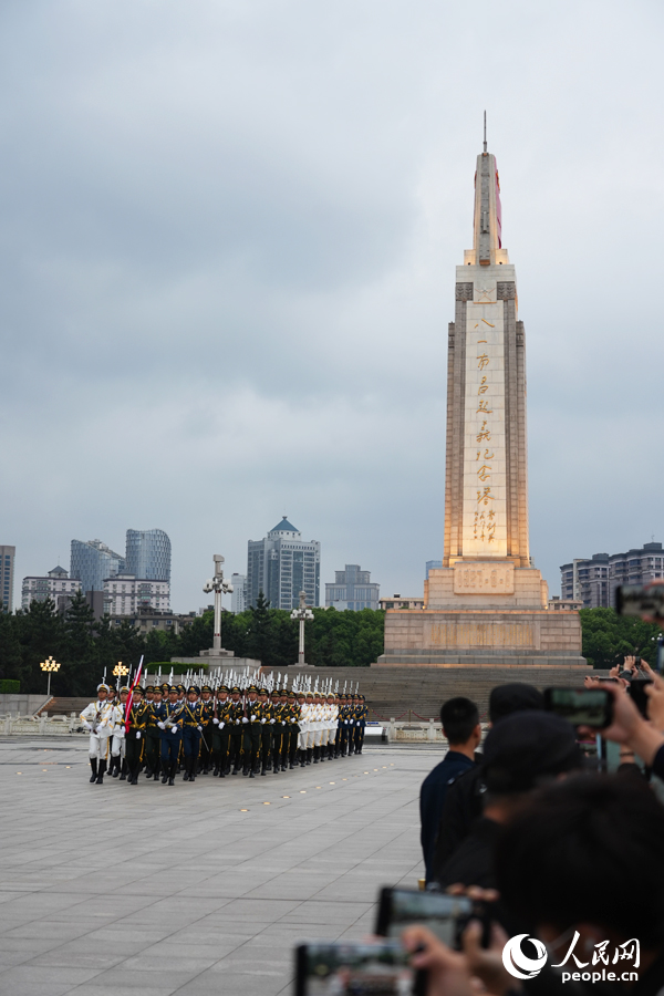 今天的南昌八一广场!太燃了