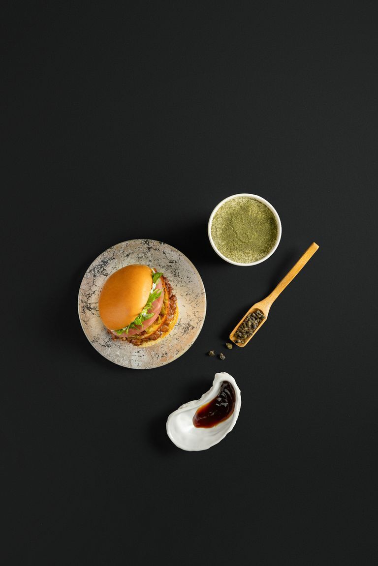 SHAKE SHACK庆祝进入中国内地五周年 携手LING LONG餐厅主厨刘禾森Jason，推出米其林星厨系列汉堡及奶昔_腾讯新闻