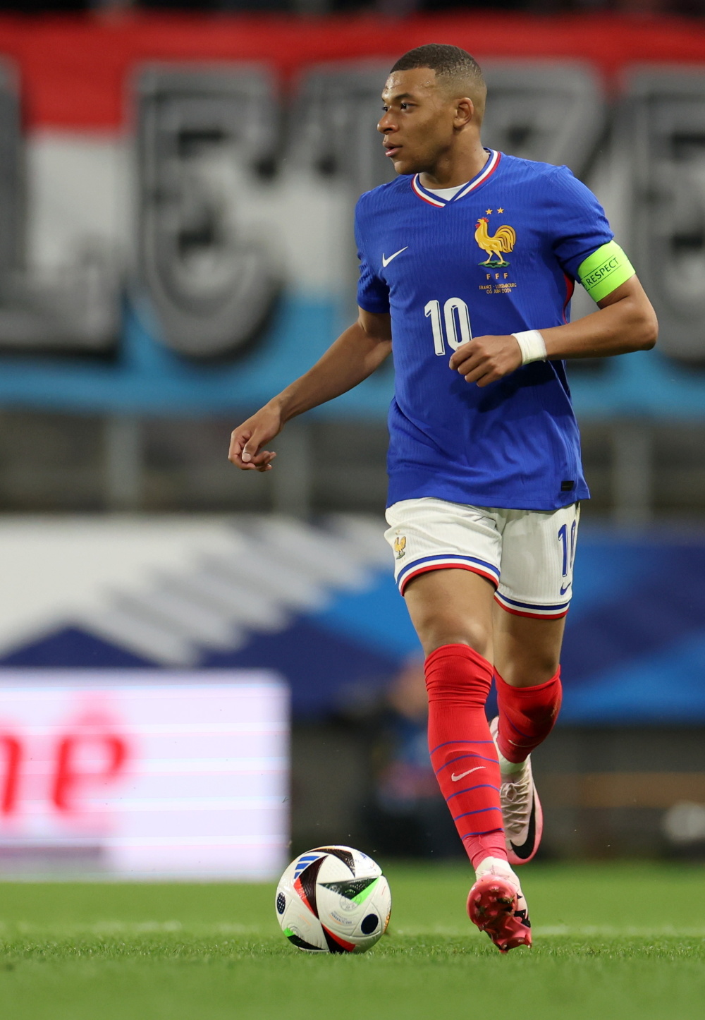 6月5日,法国队球员姆巴佩在比赛中.