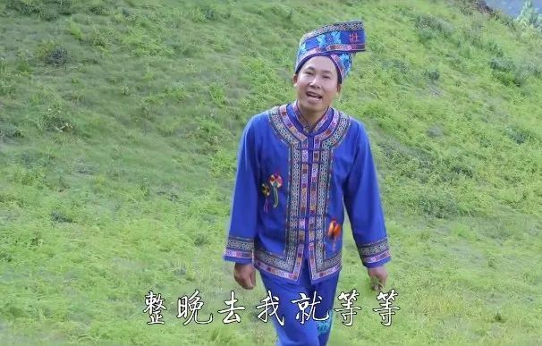 广西神曲"叠叠叠"爆火,他为何能从汽修工变壮语歌王?