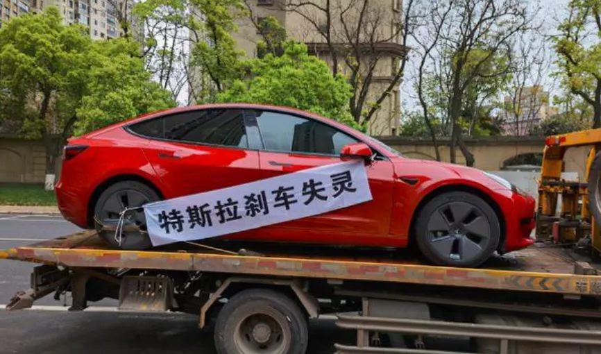 超110万辆特斯拉召回刹车门就因为这个