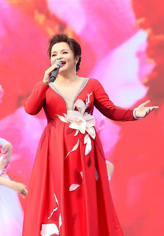 "万水朝东"音乐会月末北京音乐厅上演,歌唱家吴碧霞领衔_腾讯新闻