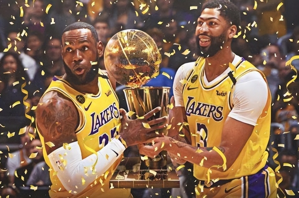 詹姆斯认为他有2个总冠军是nba史上最难的,1:3逆转还有哪一个?