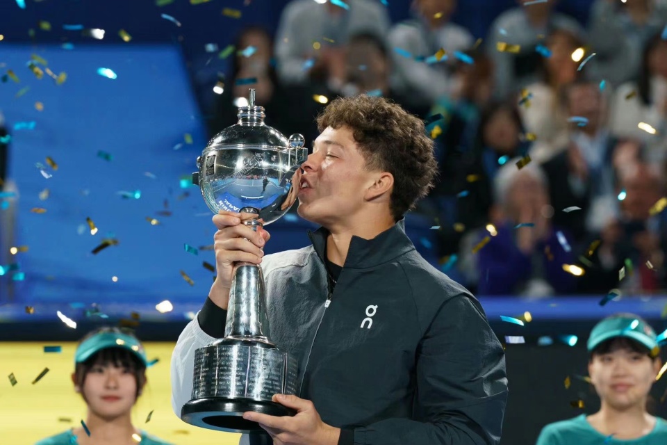 美国新星谢尔顿夺得个人巡回赛首冠!