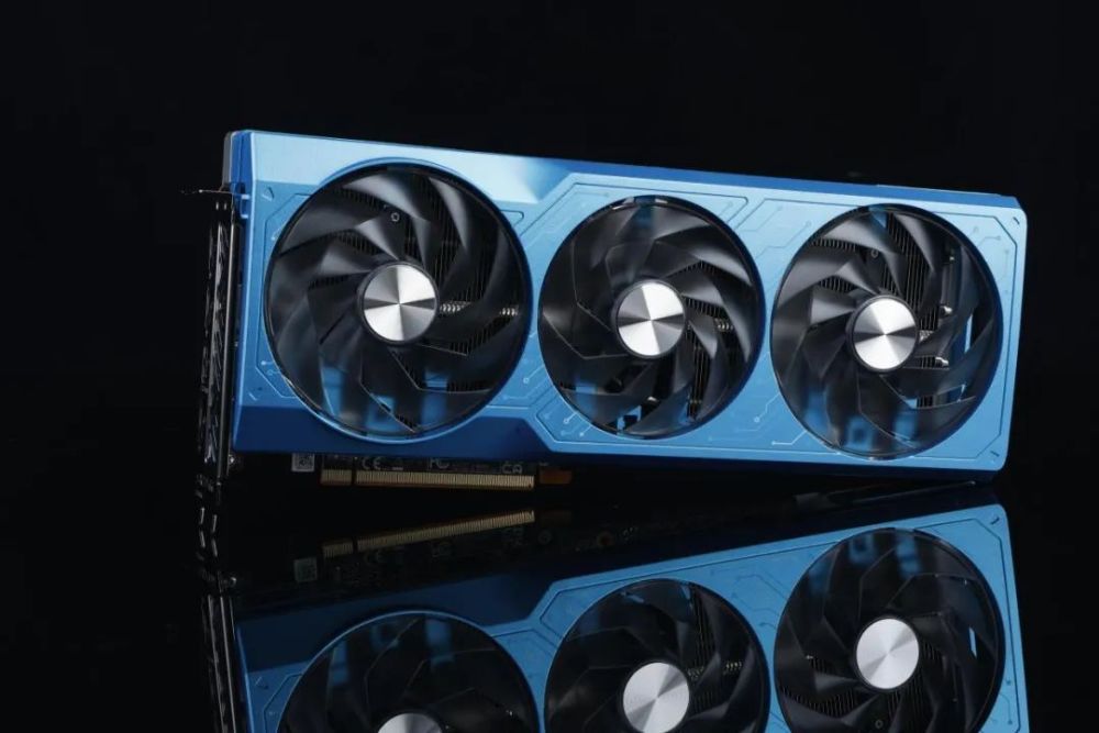 感受极光的梦幻蓝——蓝宝石radeon Rx 6750 Gre 12g D6极光版oc简评 腾讯新闻