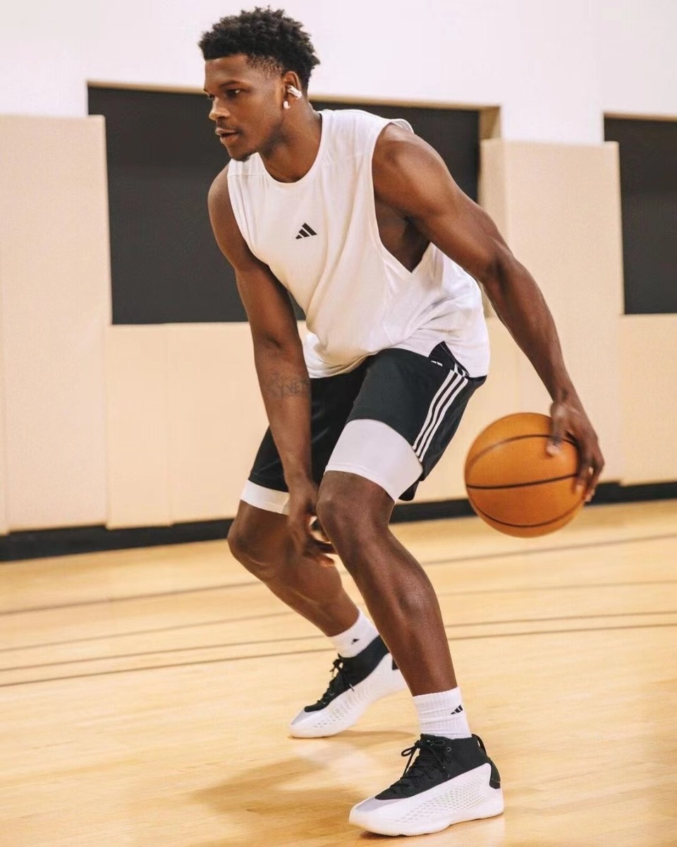 爱德华兹社媒晒训练照:我这辈子都在为这钟时刻去努力