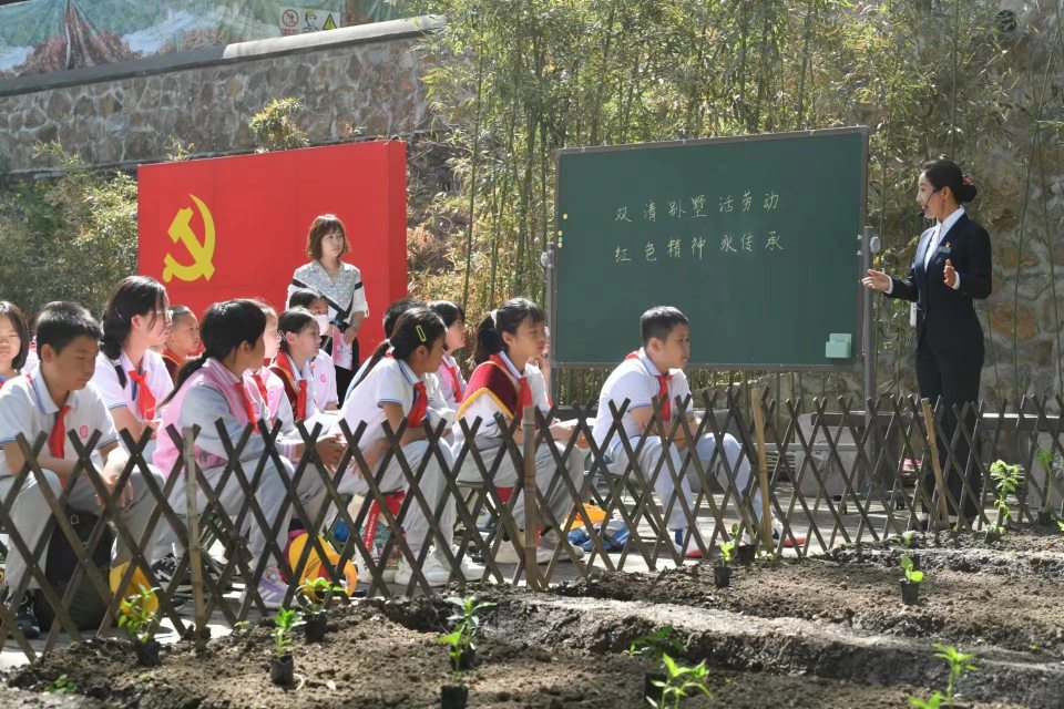 香山公园启动劳动教育月 首次面向社会招募志愿者