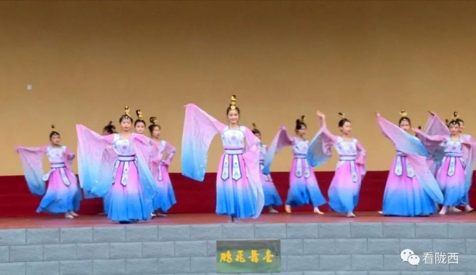 陇西县渭州学校第十二届"鹏飞杯"体育艺术节开幕_腾讯新闻