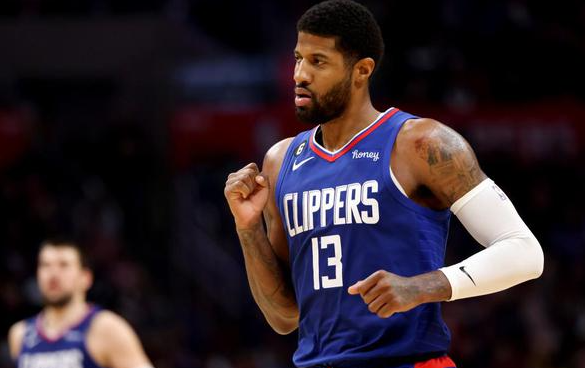 乔治落地遭遇反关节受伤退出比赛!快船这赛季怎么办?_腾讯新闻