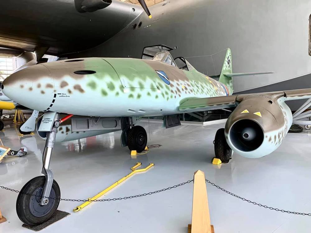 梅塞施密特"me-262"第一代喷气式战斗机_腾讯新闻